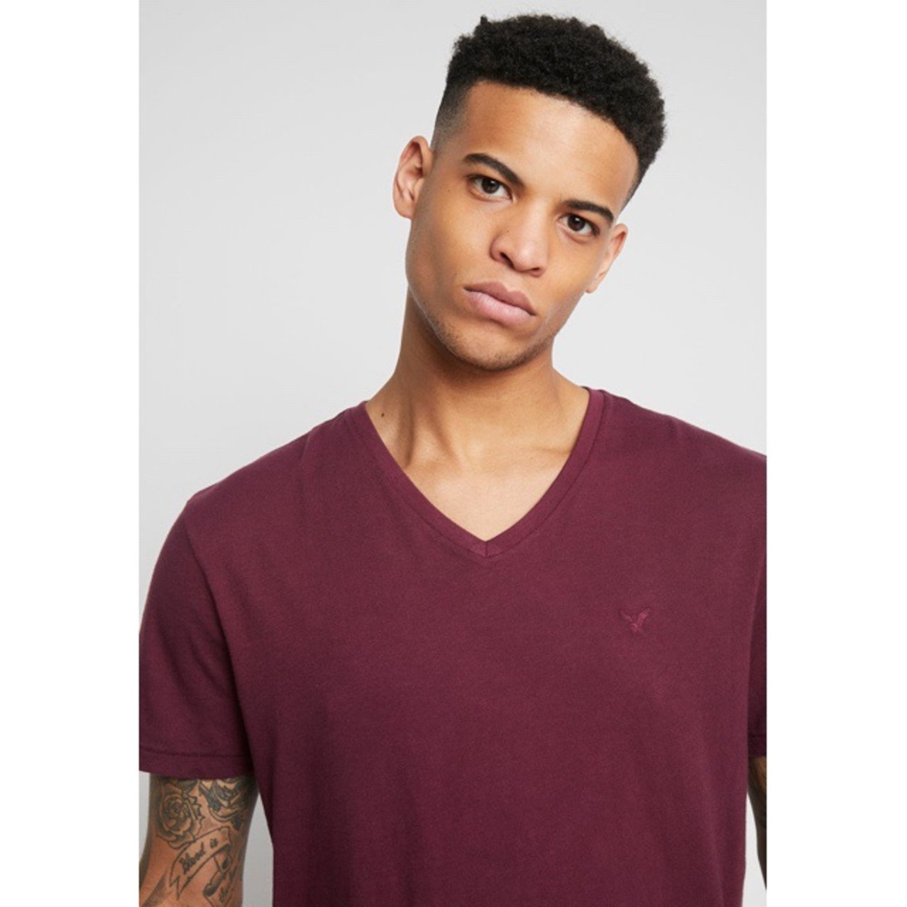 Men’s American Eagle basic short sleeve shirt
